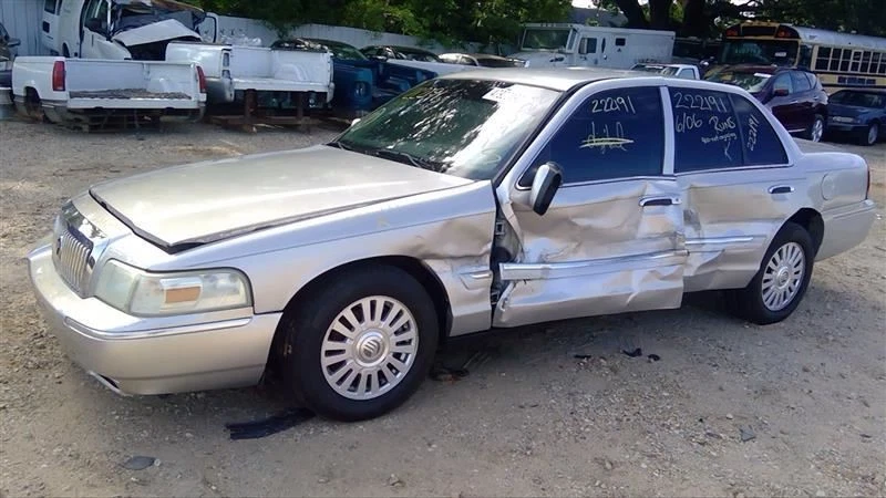 (LOCAL PICKUP ONLY) Hood Fits 98-11 CROWN VICTORIA 971114 - Image 2 of 4