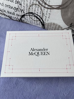Alexander McQueen wie Neu