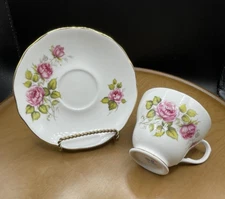 Duchess Bone China England Edithe Tea Cup & Saucer 401 Gold Trim NWOB Vintage