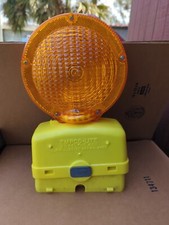 BARRICADE LIGHT TRAFFIC LIGHT AMBER LED FLASHER 6V FLASH 24/7 NO BATTERY NEW