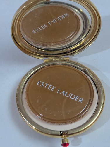 Polvo compacto Estee Lauder "Ángel de la Compasión Julio" estrás y rubí sintético - Imagen 5 de 10