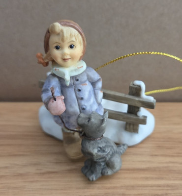 M.I. Hummel Starlight Starbright Girl Holiday Porcelain Figurine, Boxed, 3.5''