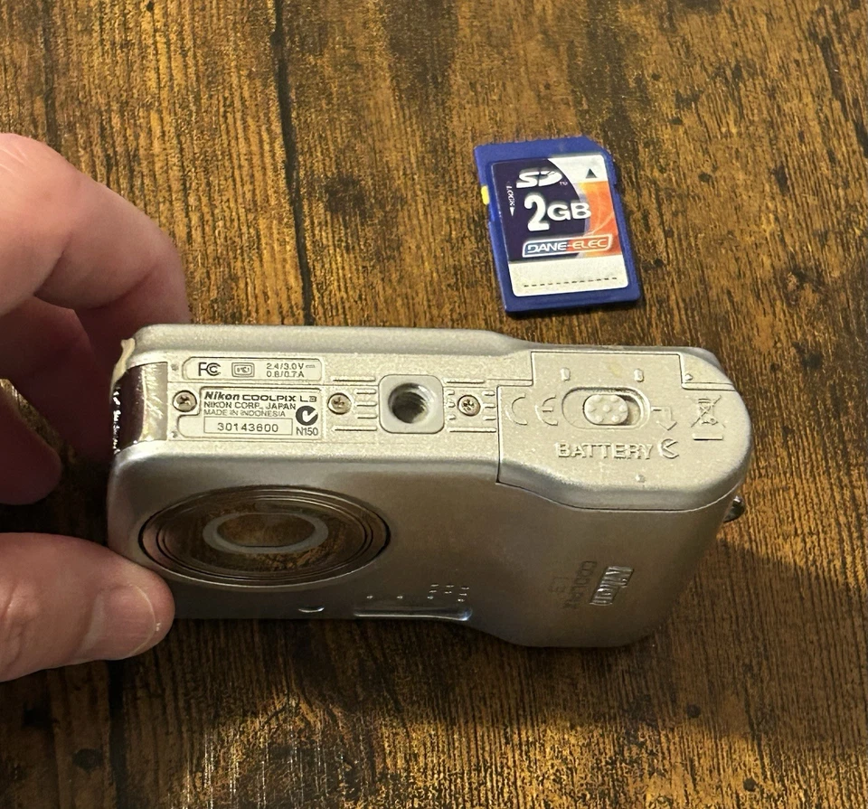 Nikon Coolpix L3 Digital Cameral Silver 5.1 MP 3X Zoom Tested Works 100% 2GB SD - Image 4 of 4