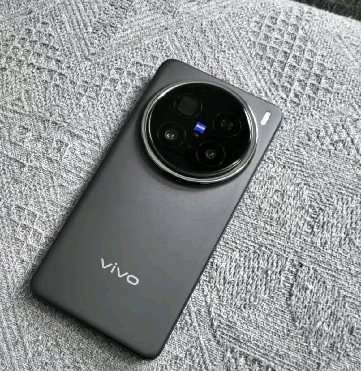 Vivo X200 Pro Dimensity 9400, 16GB+512GB/1TB Zeiss 200MP Vivo X200 Pro Dimensity 9400, 16GB+512GB/1TB Zeiss 200MP
