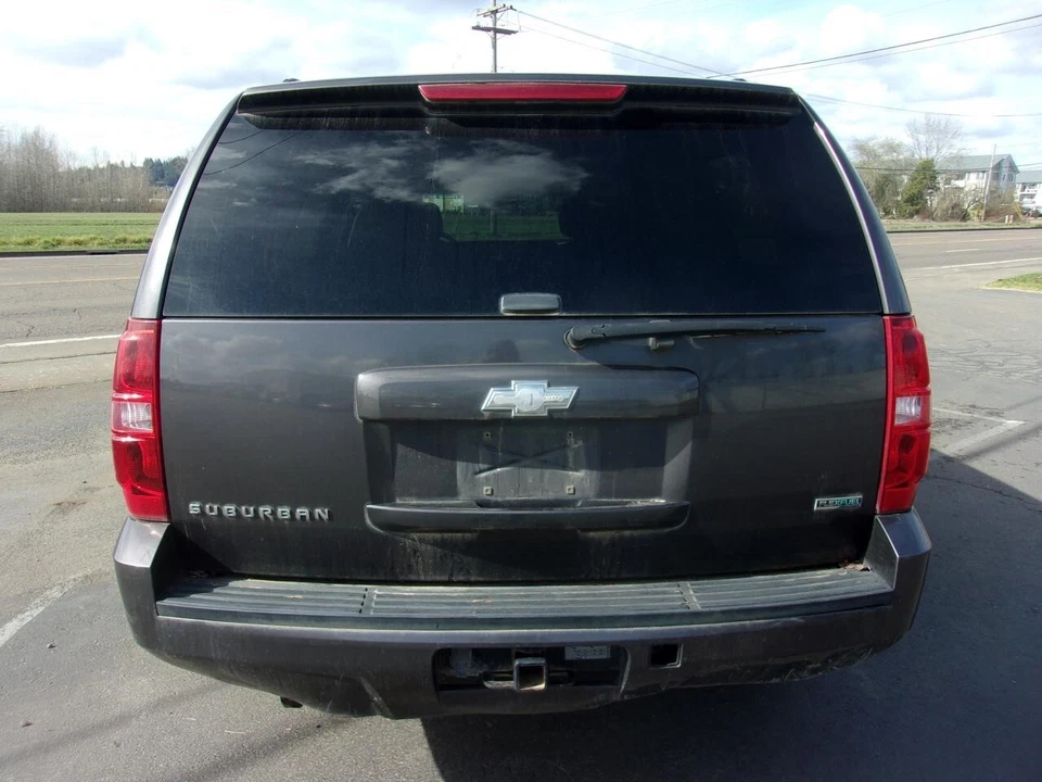 Pinza de freno de disco delantera izquierda usada se adapta a: Chevrolet Suburban 1500 2011 delantera delantera Foto 3 de 4