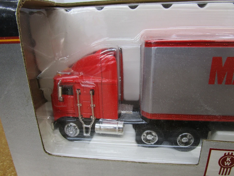 Kenworth COE semi banco SPECCAST 1/64 Massey Ferguson caja tractor fundido a presión rojo B3 Foto 3 de 4