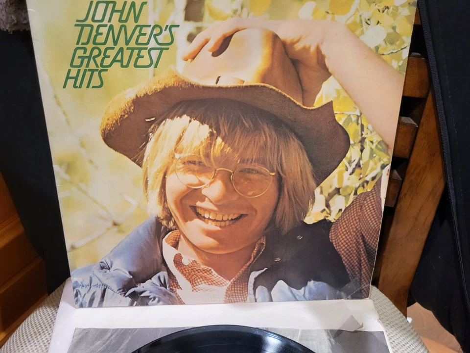 John Denver Greatest Hits LP RCA CPL1-0374 EX Vinyl VG+ Cover w/Inner Sleeve - Image 2 of 4