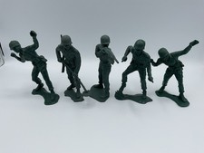 Vintage Lot Of 5 Large 5 Army Men Unbranded Green War Figures Soldiers