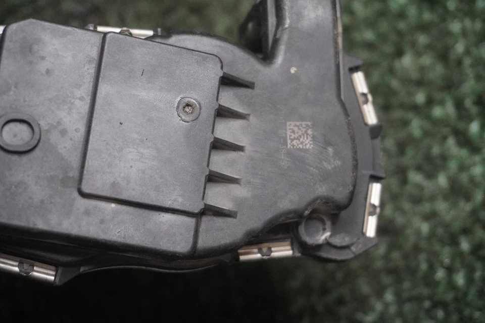 Dodge Charger 2020 2021 cuerpo del acelerador del motor de 5,7 L fabricante de equipos originales 81 k millas 53034251AD Foto 4 de 4