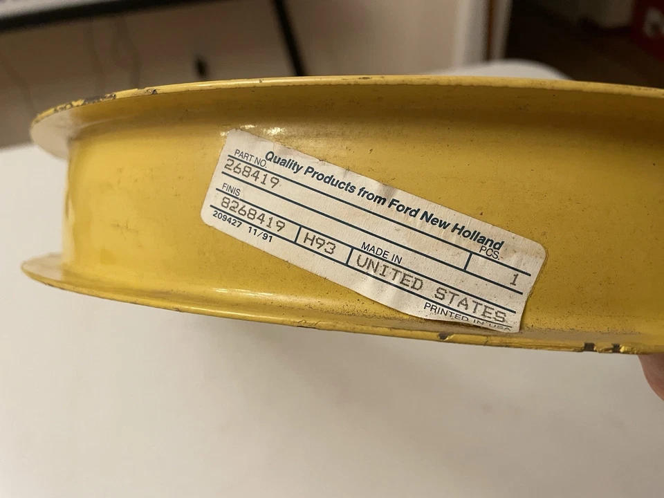 New Holland NOS 850 Empacadora de heno Pickup Protector Stripper Band 268419 Hecho en EE. UU. Foto 3 de 3