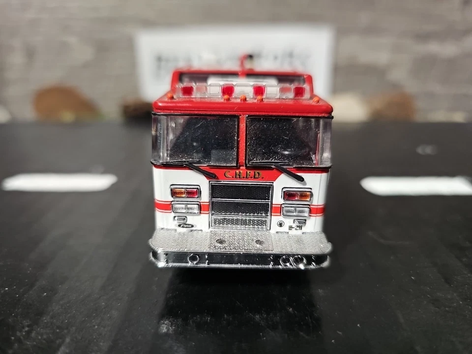 De colección Código 3 1:64 Diecast 1999 Peirce Dash Cedar Hill, Tx. Fire Dpt. Motor 211 Foto 3 de 4