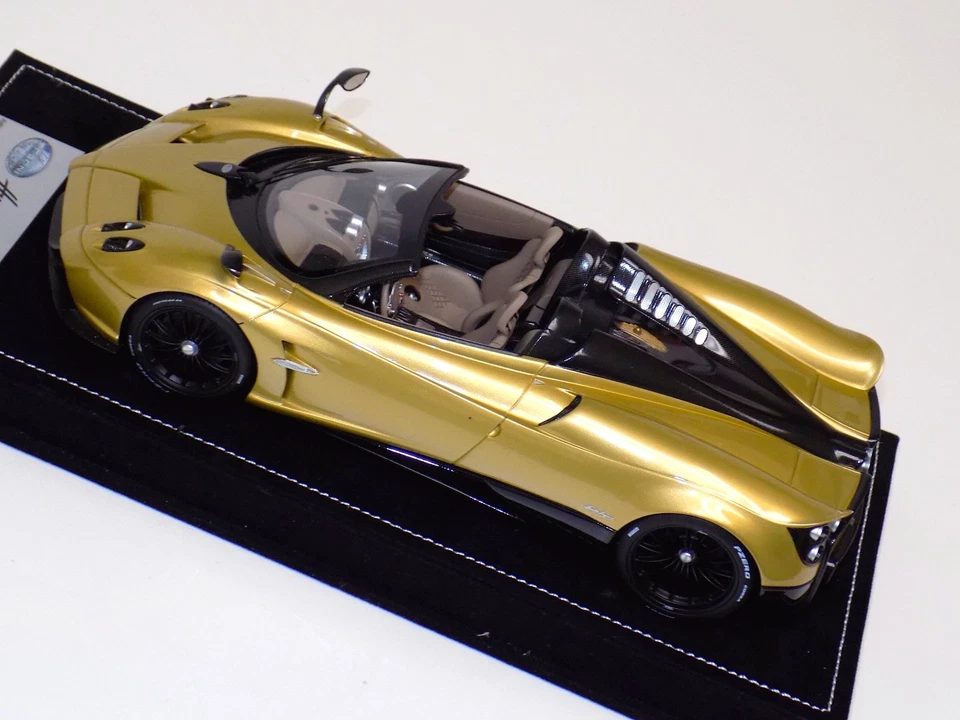 1/18 Looksmart MR Pagani Huayra Roadster In Oro Alcantara Base - Immagine 4 di 4
