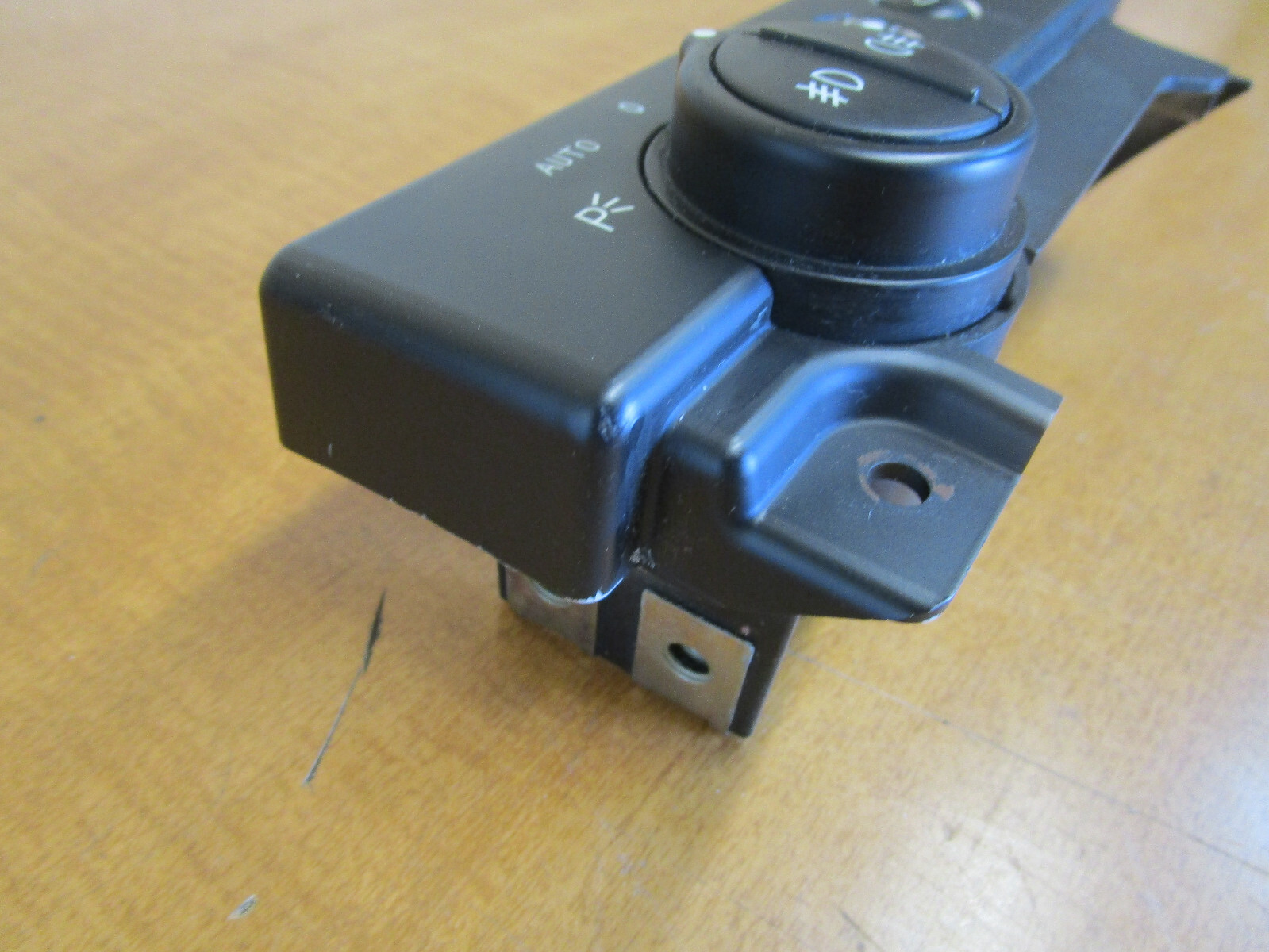 Maserati Quattroporte - Dashboard Switch Panel   P/N 203522