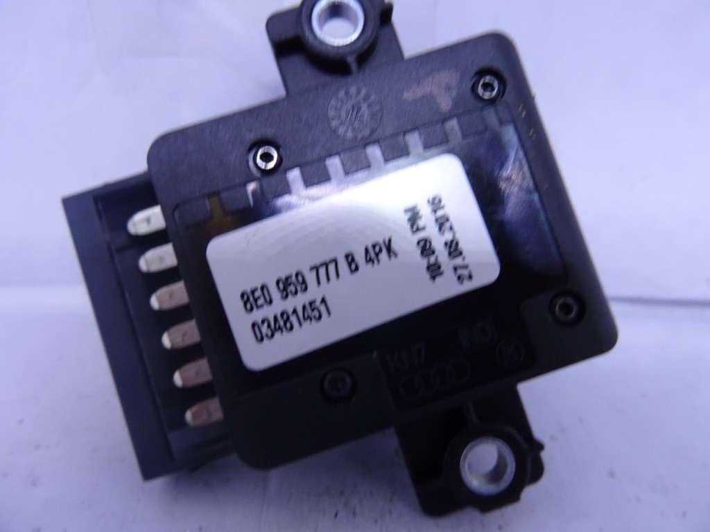 *AUDI Q3 2012ON LUMBAR SUPPORT ADJUSTMENT SWITCH BUTTON 8E0959777B eBay