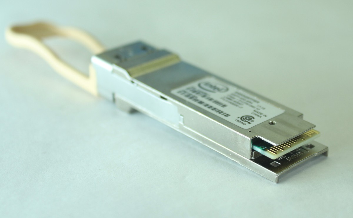 Intel QSFP 40GB QSFP-40G-SR4 E40GQSFPSR Optical Transceiver 09CCCD