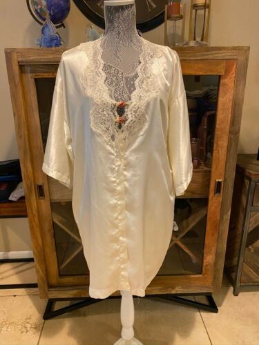 Gorgeous Vintage robe and nightgown set Intimo Amore size medium 100% polyester  - Afbeelding 1 van 10