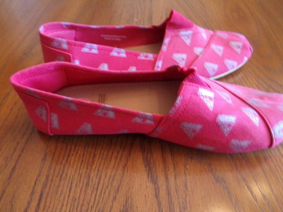 MLB Arizona Deiamondbacks Ladies Red Canvas Shoes Slippers Forever  (XL/10) $18 - Image 4 of 4