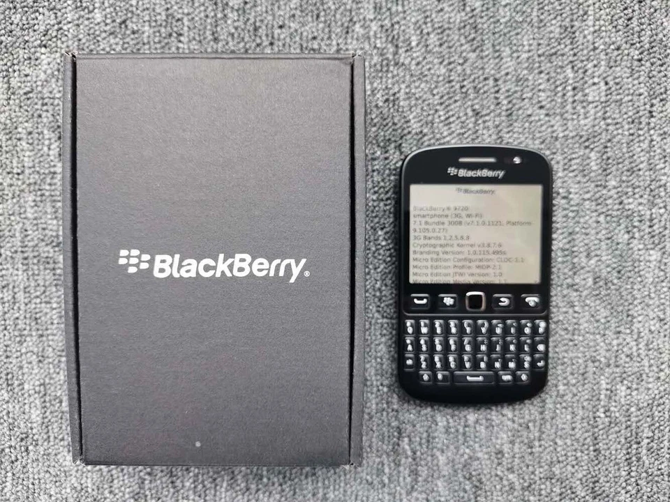 BlackBerry 9720 (Unlocked) 3G WIFI 5MP Camera FM Radio GPS Black/White Cellphone - Image 2 of 4