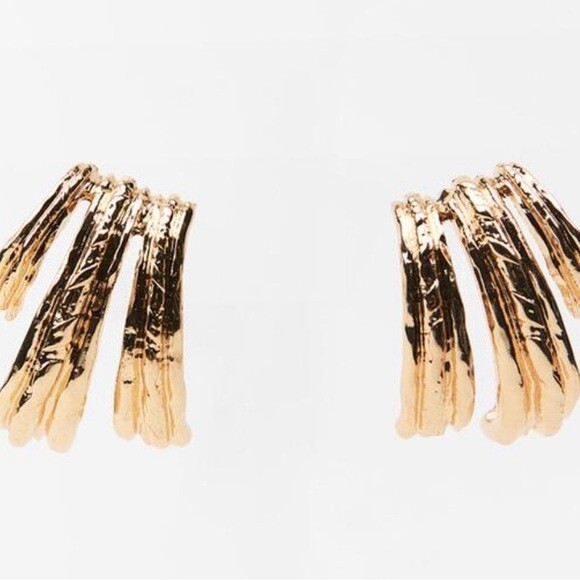 ZARA WOMAN SS24 GOLDEN triple hoop EARRINGS With 🎁. ✨🔥🔥💖