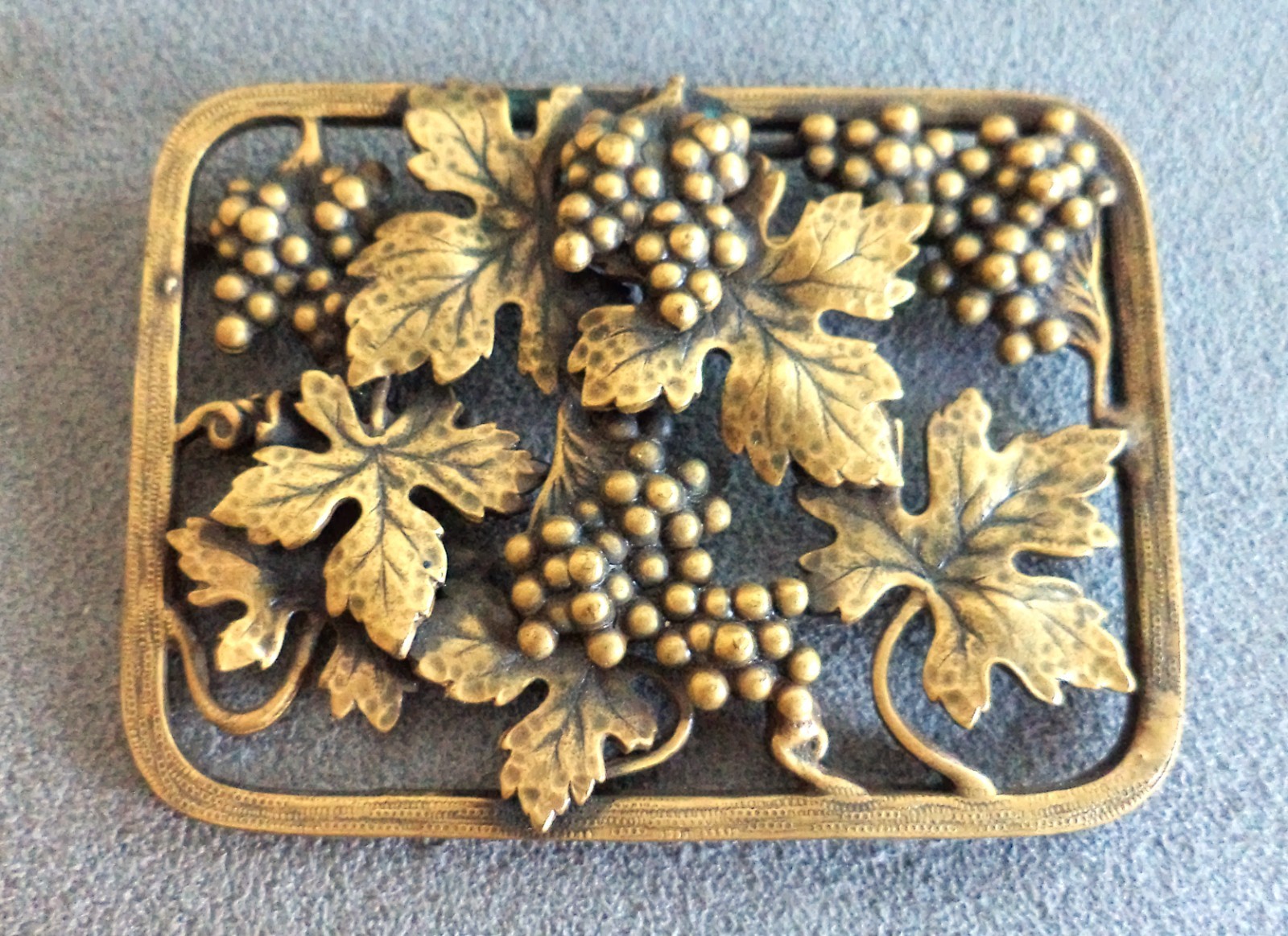 Vtg Grapevine Rectangular SASH BROOCH Detailed Un… - image 3
