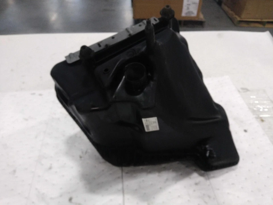 Used Air Cleaner Assembly fits: 2016 Audi A6 2.0 Grade B Foto 2 de 4