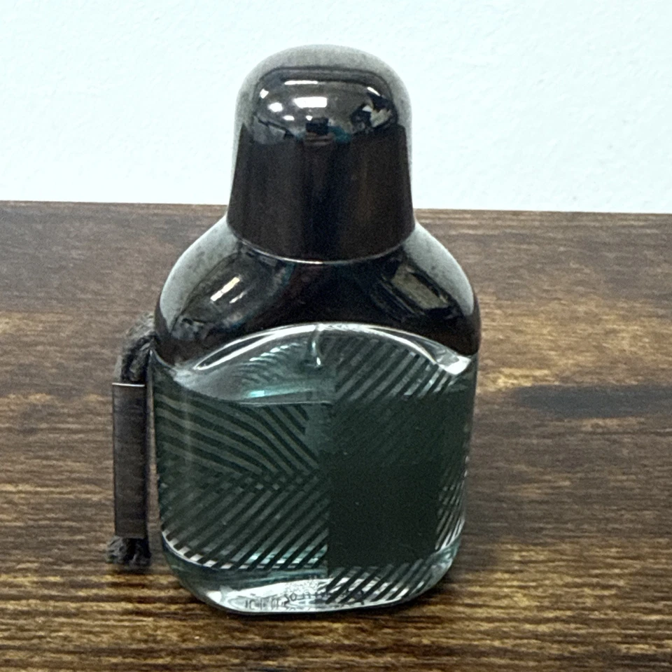 Burberry The Beat Men Eau De Toilette Splash 1 oz 30 ml sin caja Foto 2 de 2