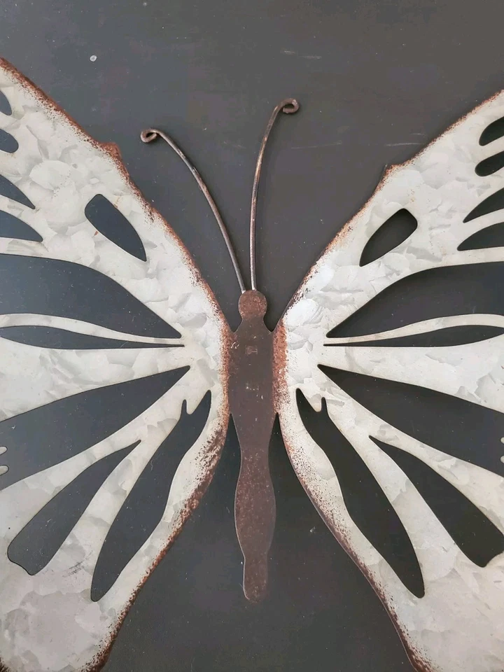 Galvanized BUTTERFLY tin wall decire 10.5" x 14" GUC - Image 4 of 4