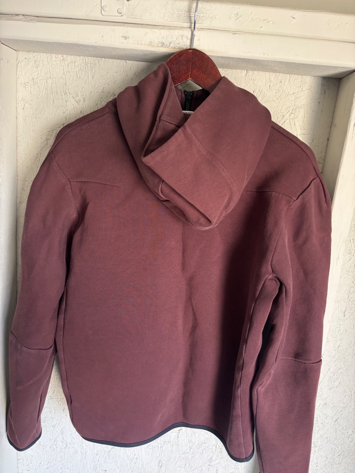 Nike Tech Burgundy Red Zip Up Hoodie Size m 4358 thumbnail 4