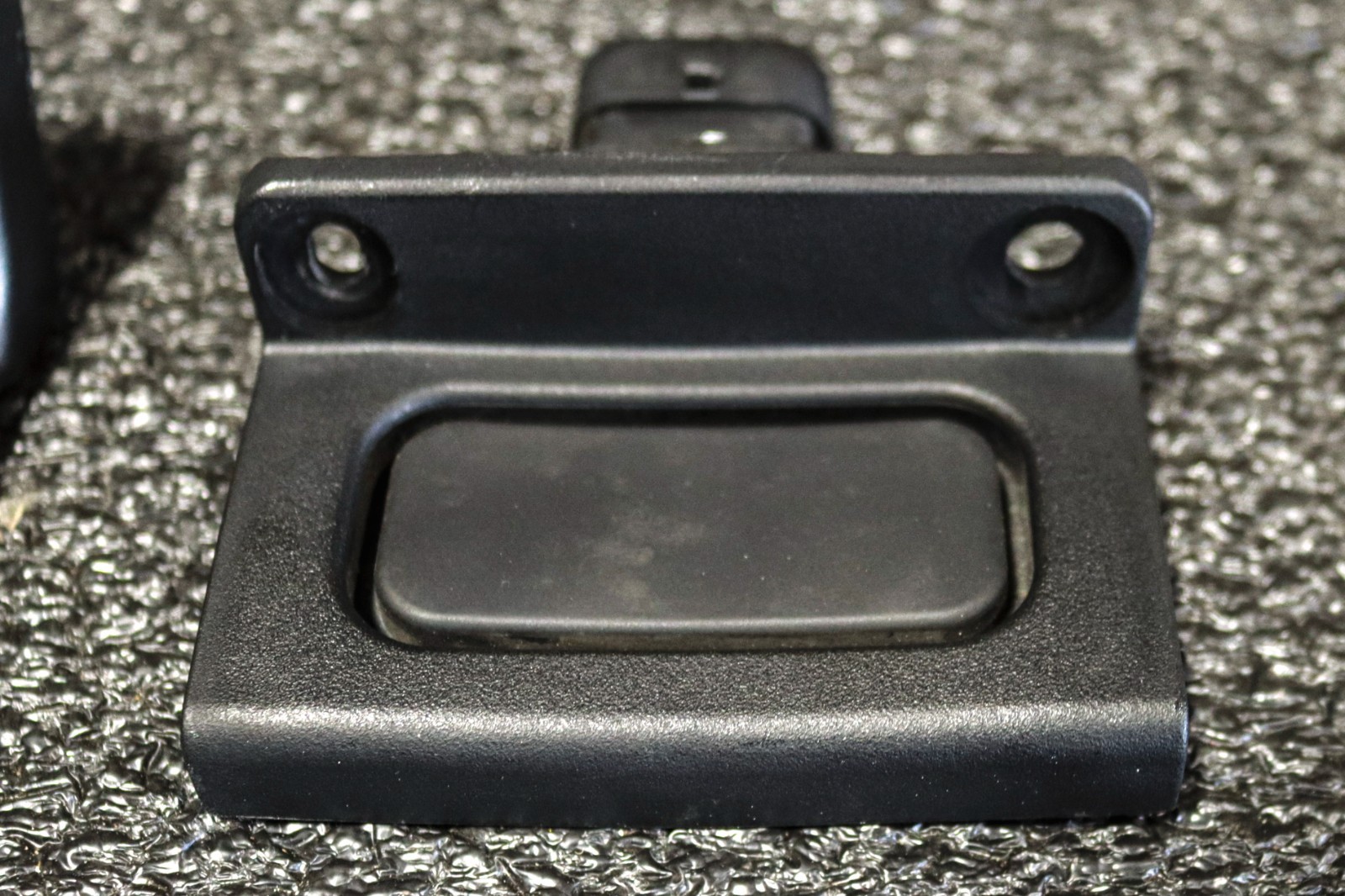 Chevrolet Corvette 2005-2013 Right Door latch