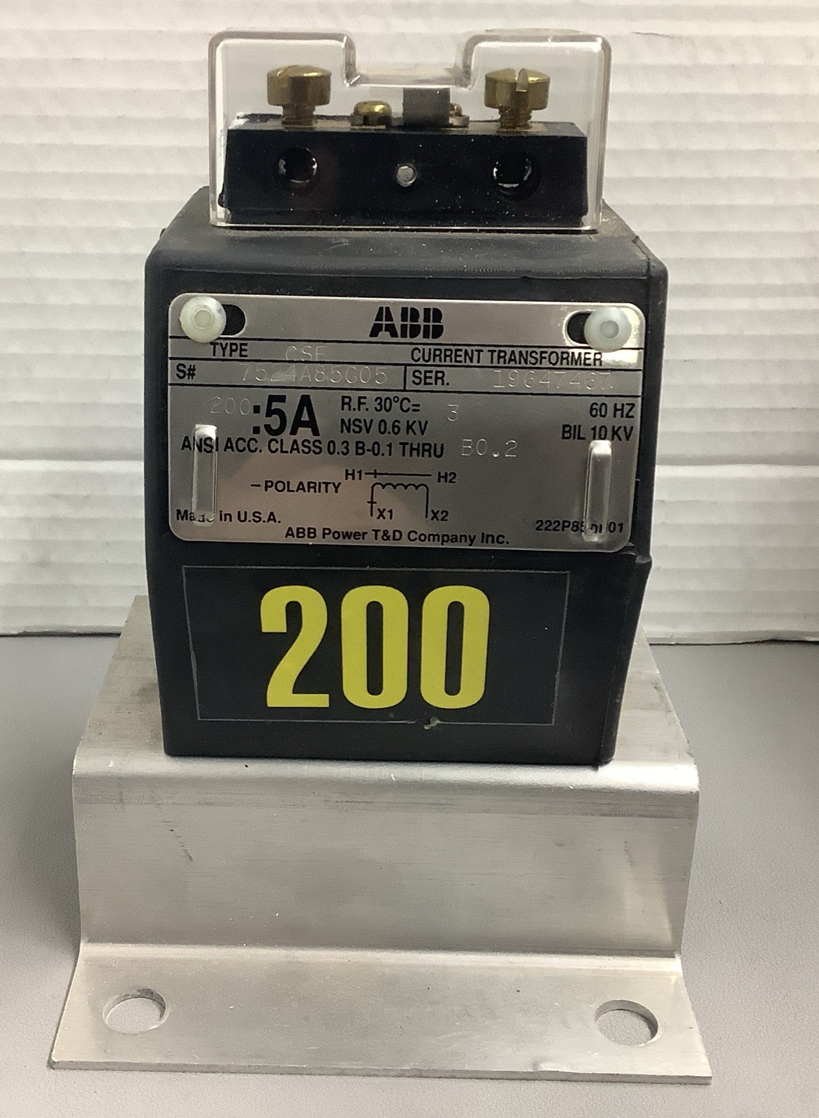 ABB Low-Volt Current Metering Transformer 7524A85G05, 200:5 Ratio 600VAC (b335)