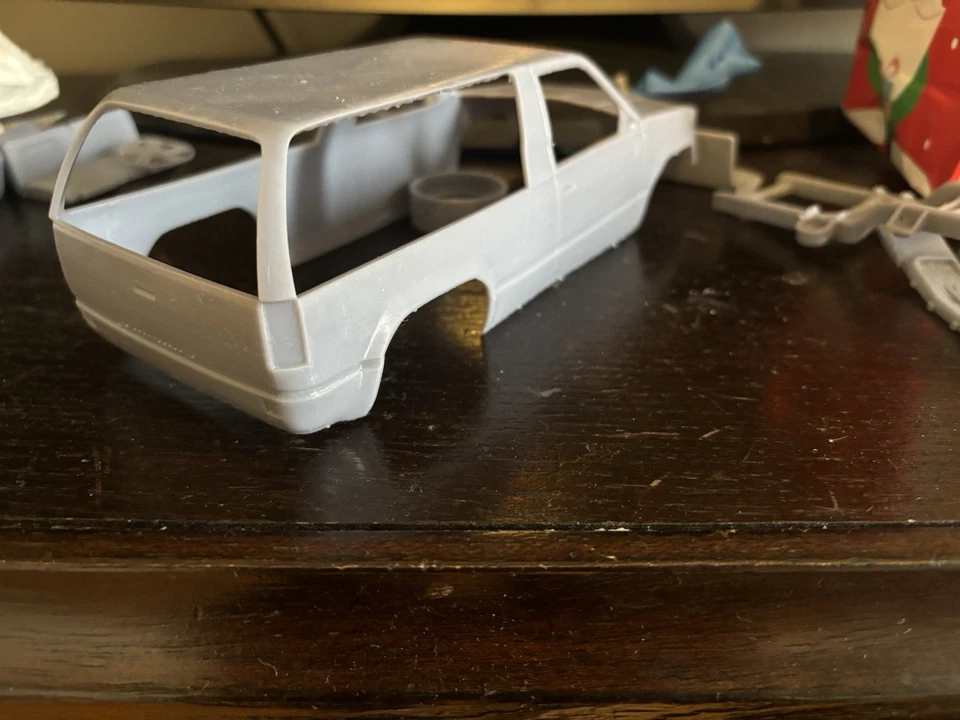 2 Door Tahoe Kit (1/24) - Image 3 of 4