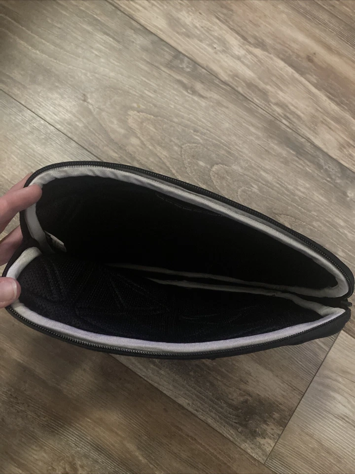 Targus Universal Neopreno Estuche Tablet Laptop Estuche Cubierta Bolsa 12”x9”x1” Foto 2 de 4