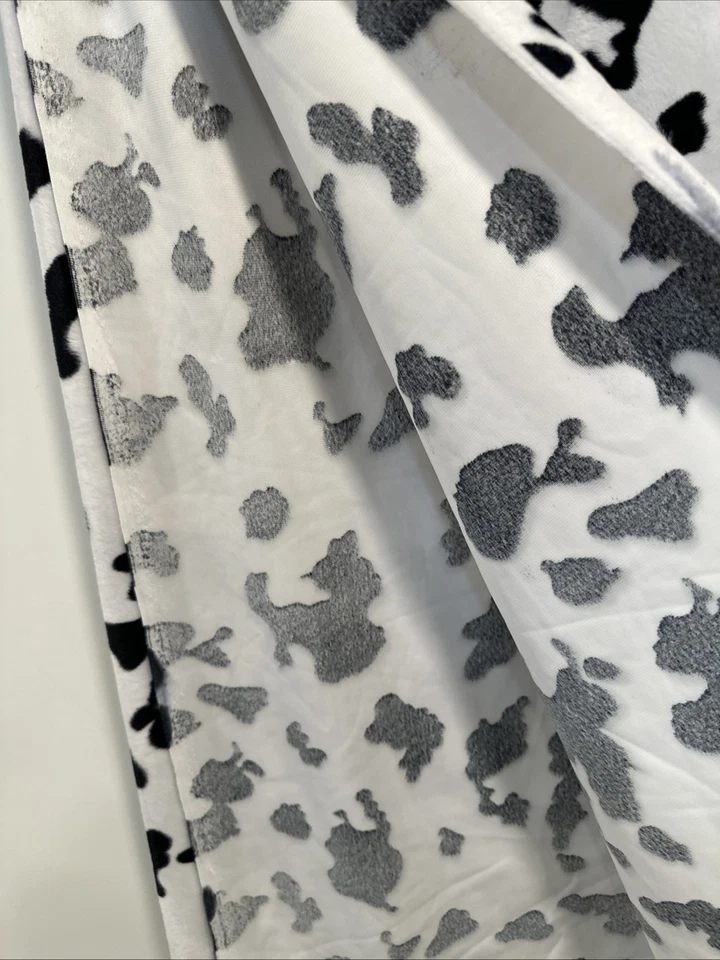 Estampado de vaca blanco y negro, tela de terciopelo suave - 58/60" de ancho - 2 yardas Foto 3 de 4