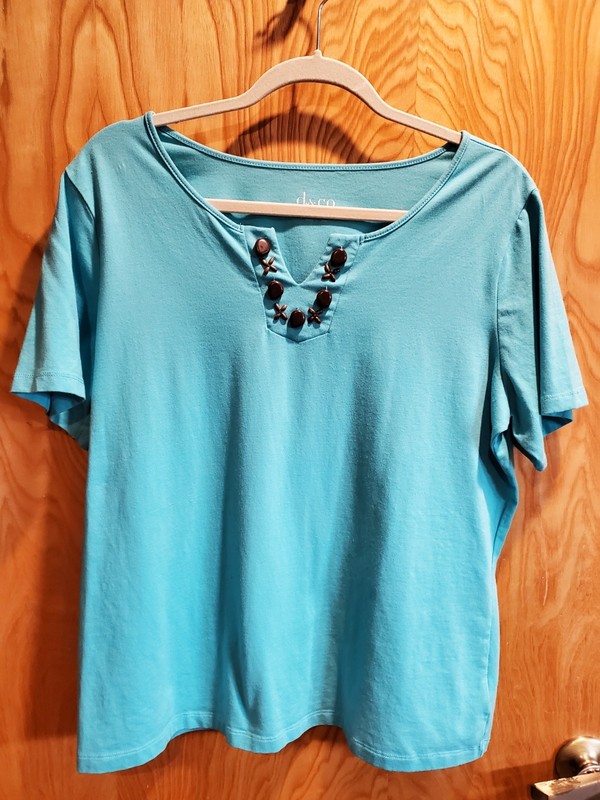 NWOT Denim & Co. Size L Turq. Blue Split Scoop Neck SS Top w/Brown Beads