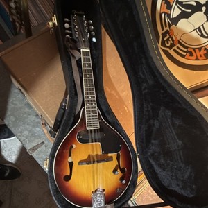 Fender A Style Electric Mandolin Sunburst 8 String w/ Hard Case