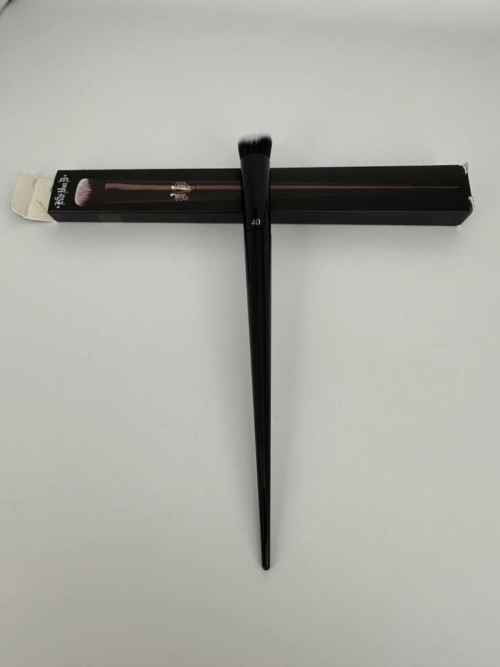 KAT VON D: Cepillo corrector Lock-It Edge #40 - KVD - 100 % auténtico $30 + venta al por menor Foto 2 de 3