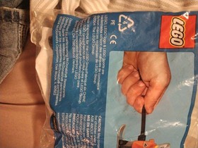 2 Vintage 2001 & 04 McDonalds Happy Meal Toys Lego Bionicle #1 & #6 Sports Lego