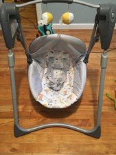 GRACO SLIM SPACES COMPACT BABY SWING---LIGHTLY USED