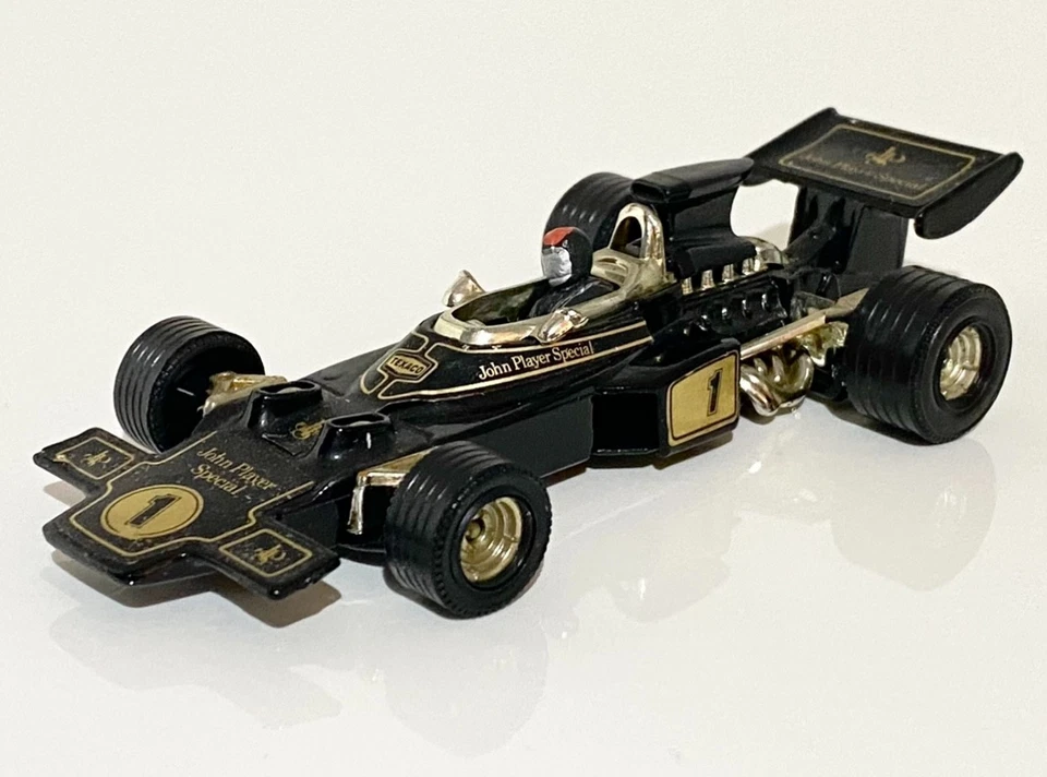 Corgi 1/36 Lotus 72D John Player Special E. Fittipaldi #1 1972 F1 World Champion - Image 2 of 4