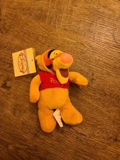 Vtg Disney Store disneyworld disneyland parks tigger as pooh 6" Bean Bag Plush