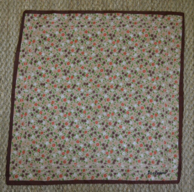 VINTAGE 70er JACQMAR braunes kleines gemustertes Seidentuch mit Blumenmuster