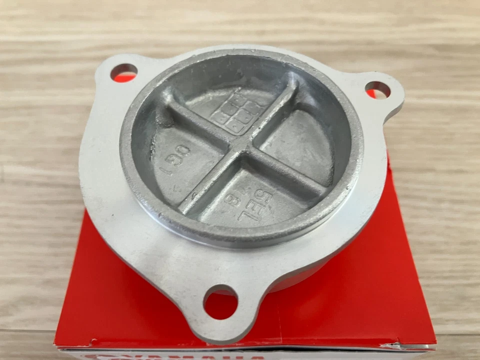 YAMAHA OEM 2000 - 2009V-STAR XVS 1100 CUSTOM CLASSIC SILVERARO OIL FILTER COVER - Image 3 of 4