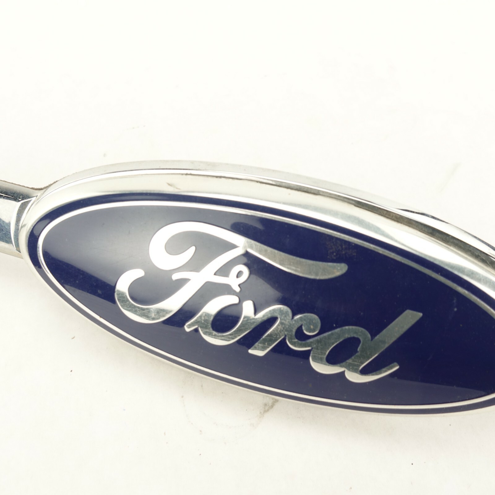 2010 2011 2012 Ford Taurus Trunk Lid Trim Bezel Logo Emblem Chrome