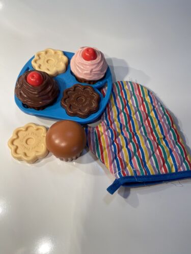 1987 Fisher Price fun with food cupcake cookie oven mitt baking pan 2151