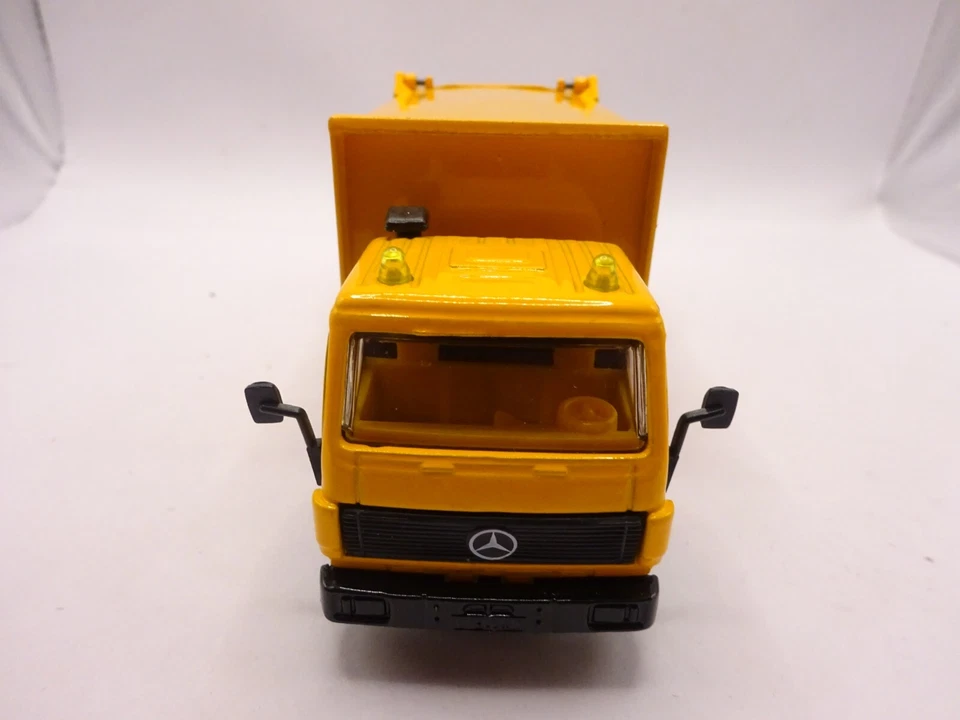 SIKU : MB Spazzatura Ksg Europress, Metallo, Scala 1:50 (SSK82 - Immagine 2 di 4