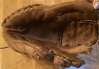 VINTAGE WILSON A2000 RHT BASEBALL GLOVE—-HOLD TITE STRAP—-1950’s TO MID 1960’s — photo 8