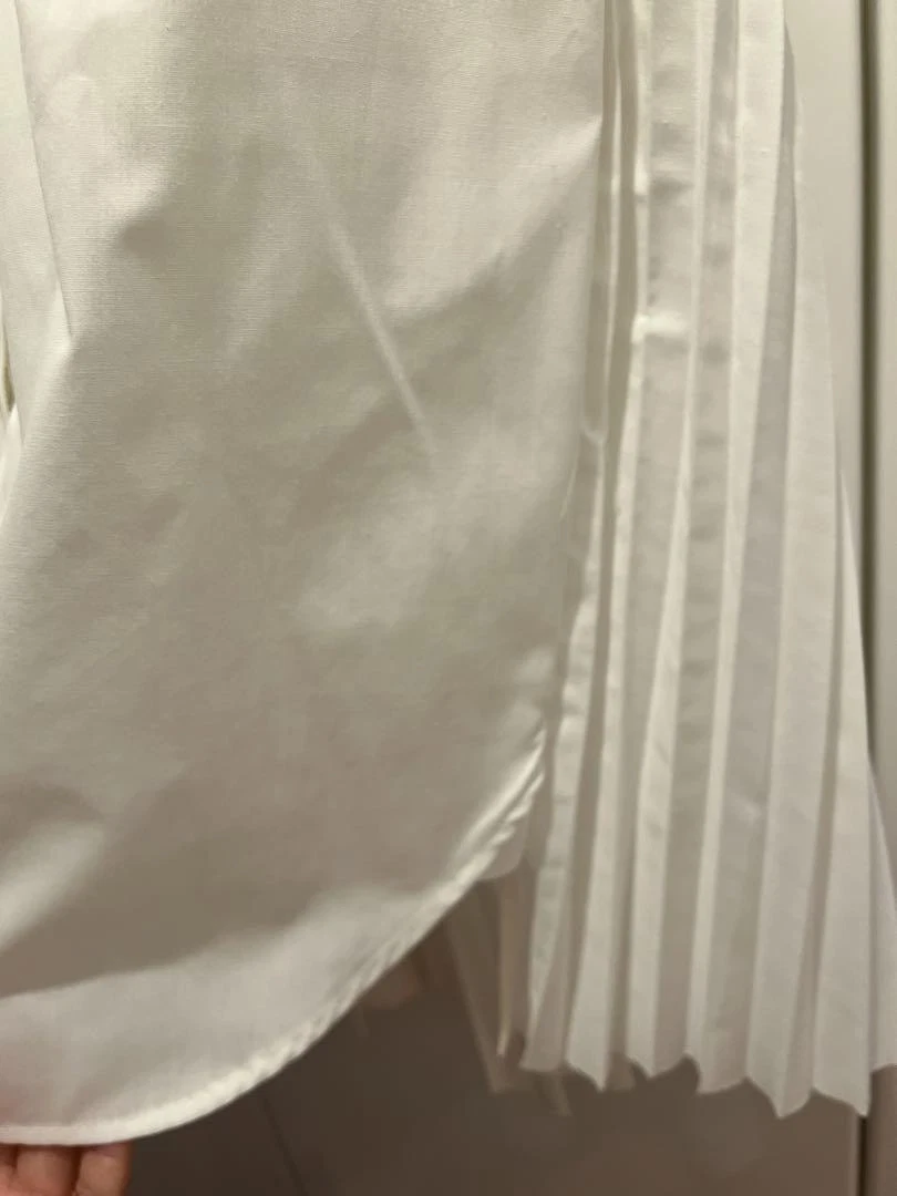 Abito SACAI aperto dietro vestito manica corta colore bianco design tinta unita dal Giappone