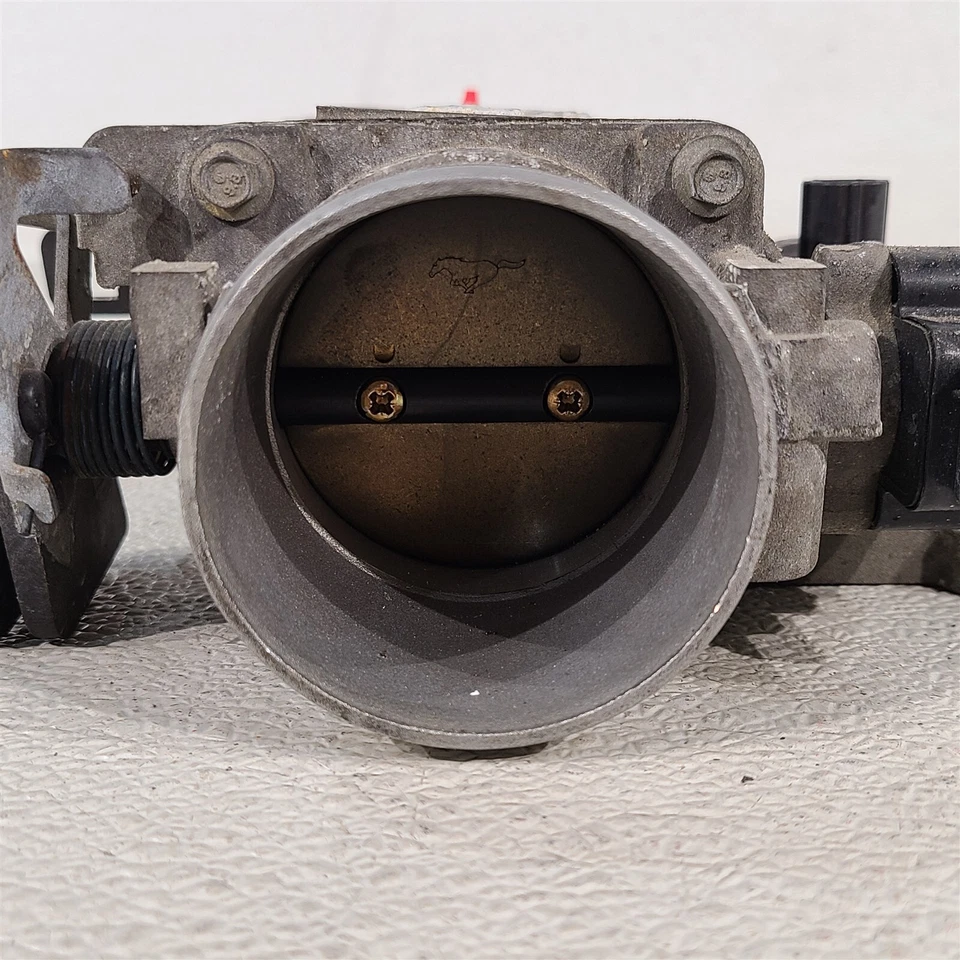 Codo colector de admisión Ford Mustang GT 99-04 con cuerpo de acelerador y sensores Aa7369 Foto 4 de 4