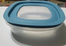 RUBBERMAID Premier Food Storage Container & Lid  9 Cups Blue Window