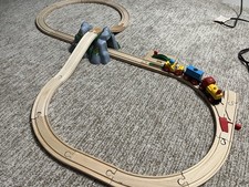 BRIO Wooden Railway 33031 Mountain Action Figure 8 Set